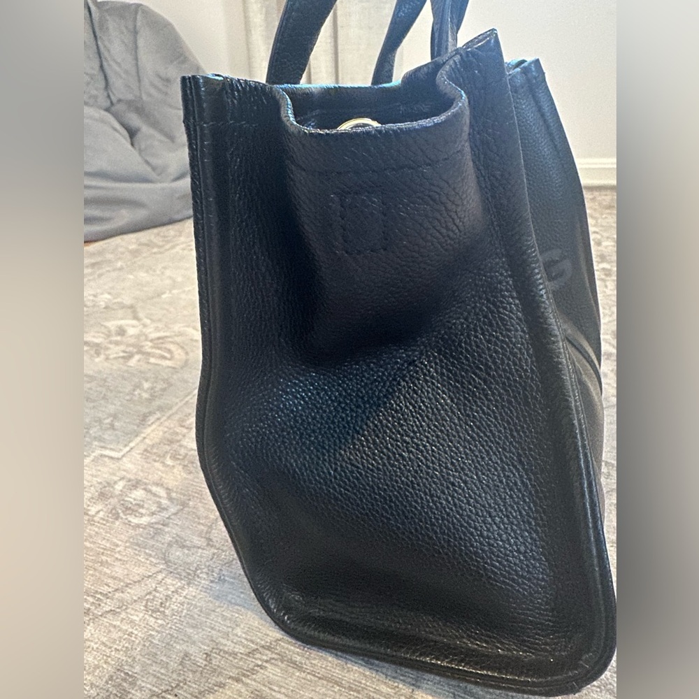 Marc Jacobs Black The Leather Tote Bag, Black Medium Size - Picture 9 of 14